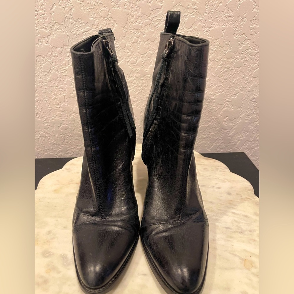 Zara Woman’s Ankle Black 4”Heel Boots Side Zipper Closure. Size:8 No Box